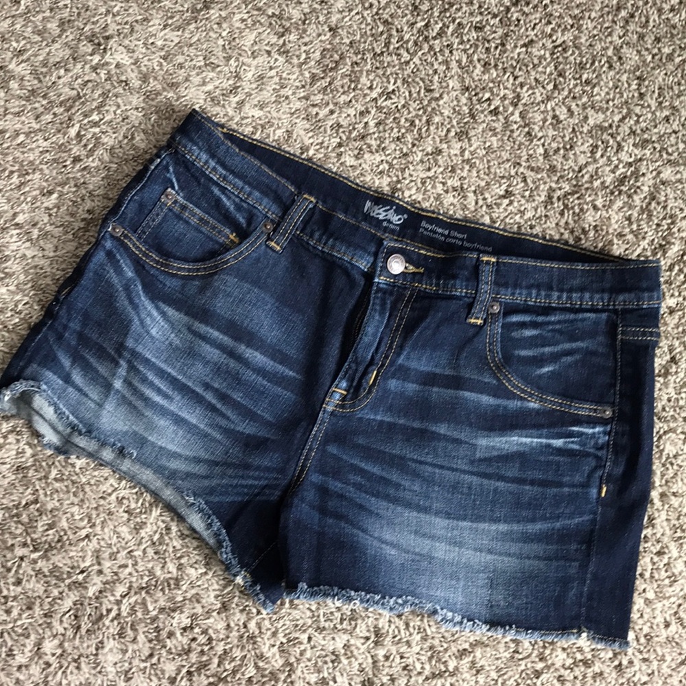 Cut off jean shirt size 12/31